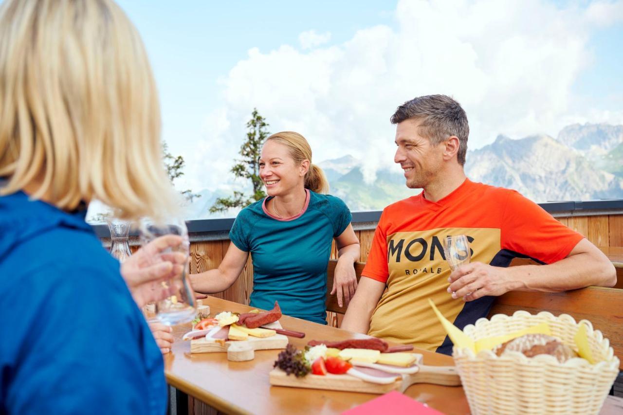 Alpine Lodge Kloesterle Am Arlberg ภายนอก รูปภาพ